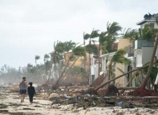 Hurricane Ian wreaks havoc on Florida, regains steam in Atlantic